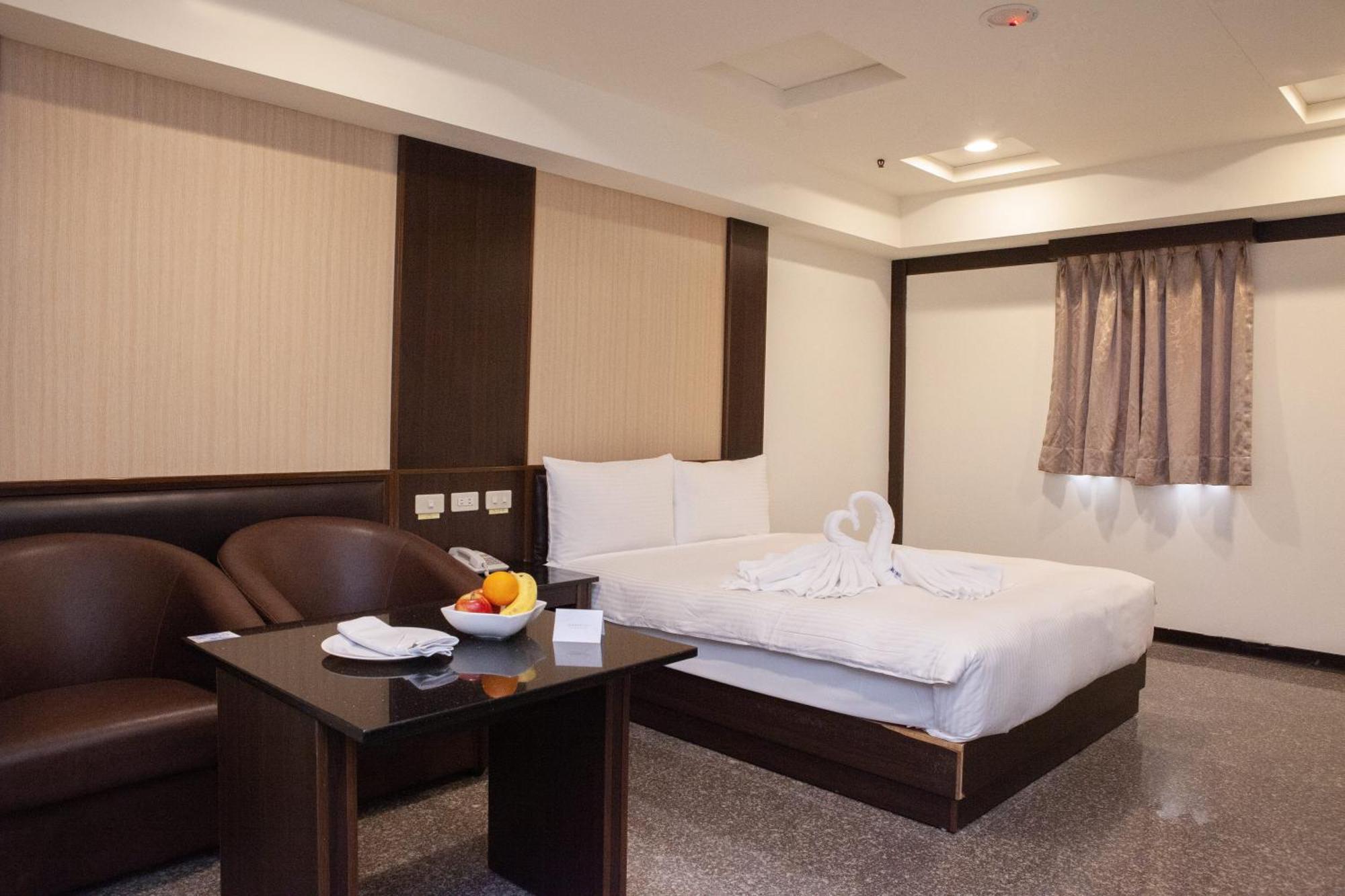 Yuai Fu Hao Hotel Taichung Exterior photo