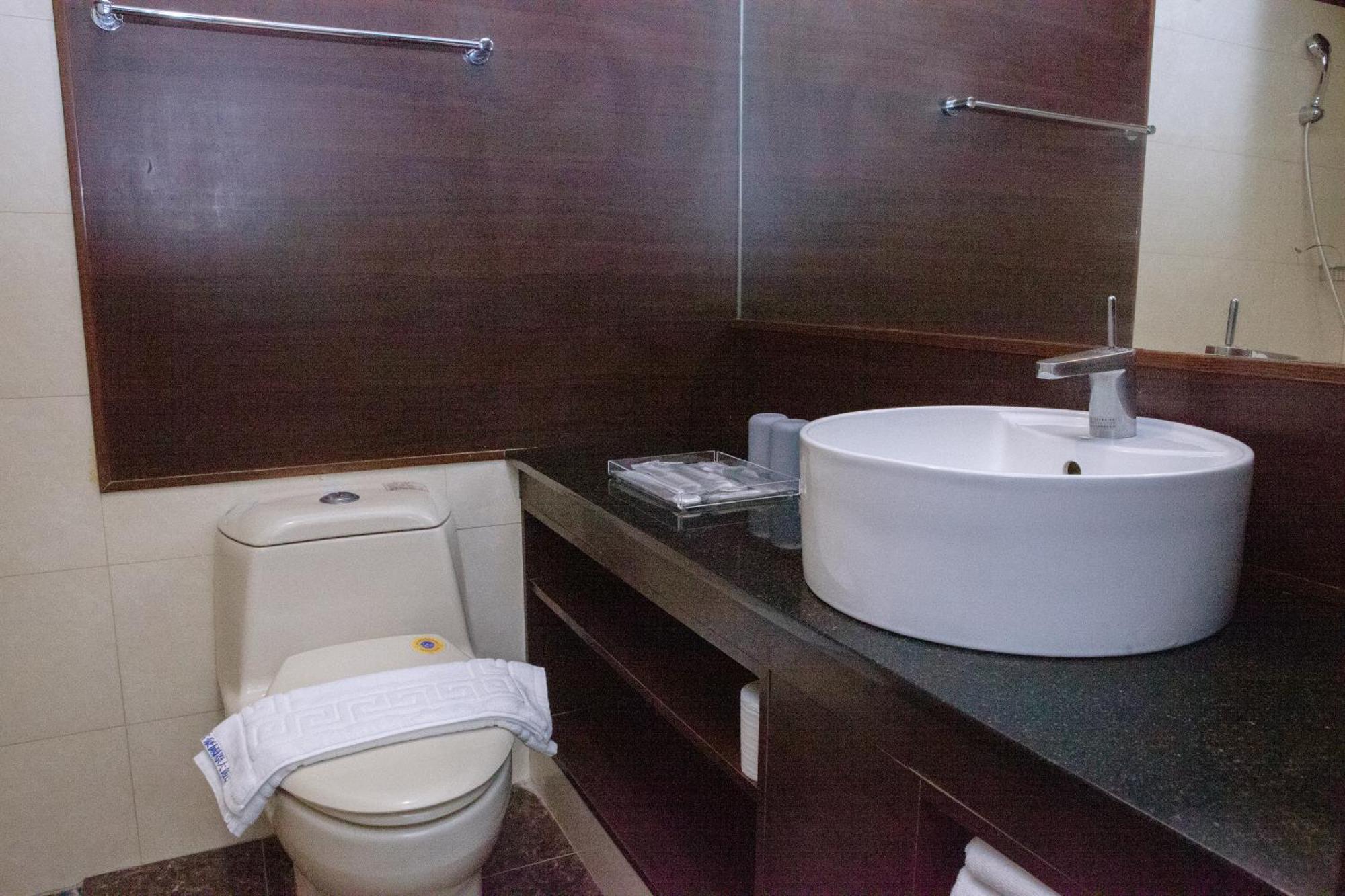 Yuai Fu Hao Hotel Taichung Exterior photo